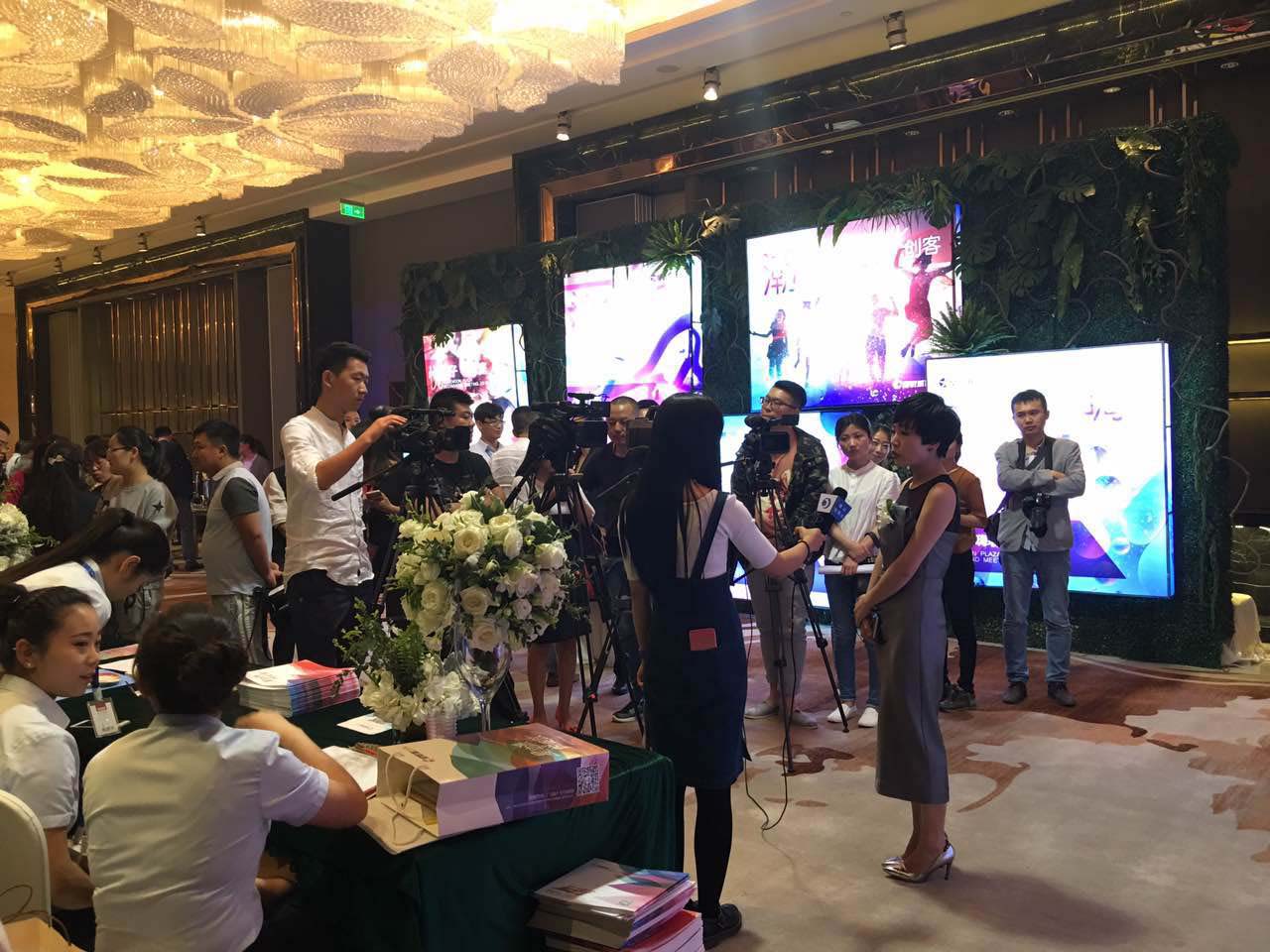 久久精品国产亚洲āv电影