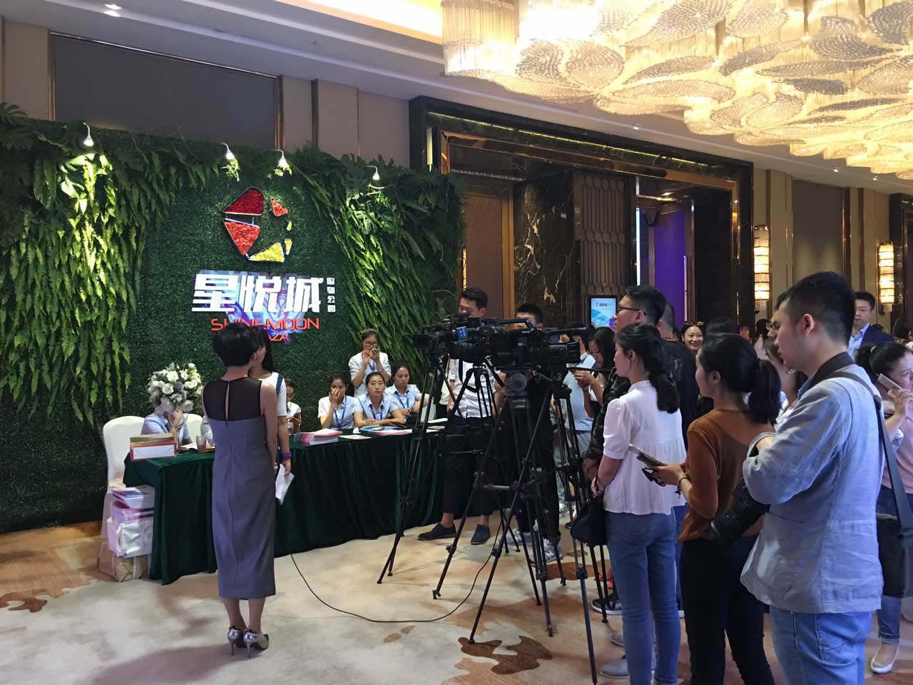 久久精品国产亚洲āv电影