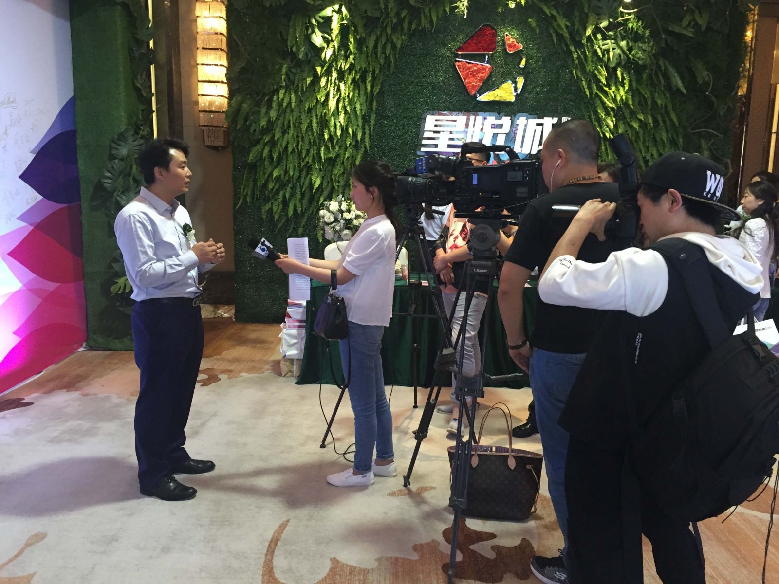 久久精品国产亚洲āv电影