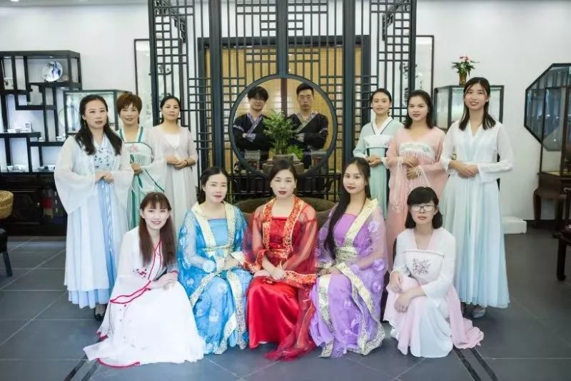 久久精品国产亚洲āv电影