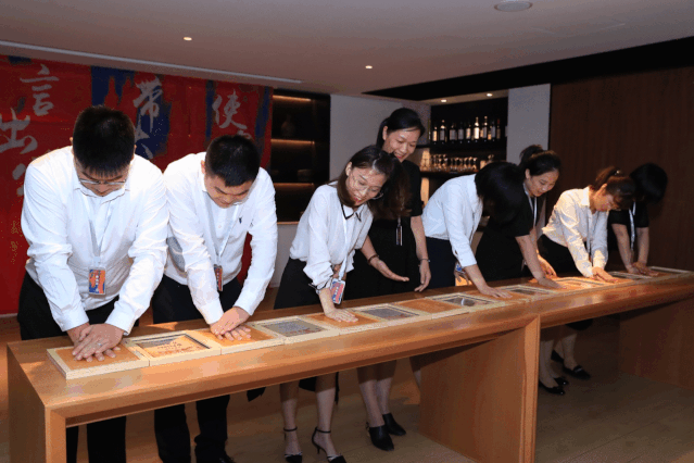 久久精品国产亚洲āv电影